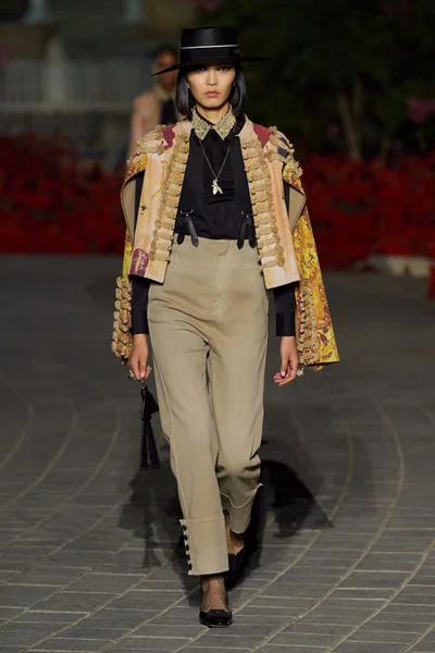 Look 62